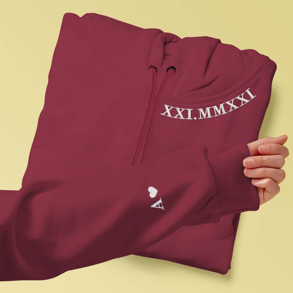 Personalisierter Kapuzenpullover Mit Gestickten Römischen Ziffern, Daten Und Initialen, Einzigartiges Jubiläumsgeschenk