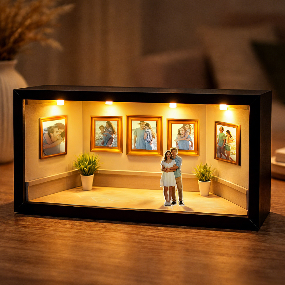 Personalisierte „museum Of Us"-schattenboxleuchte, Individuell Gestaltete Paarfiguren-vitrine, Eine Liebesgeschichte Wird Zum Kunstwerk