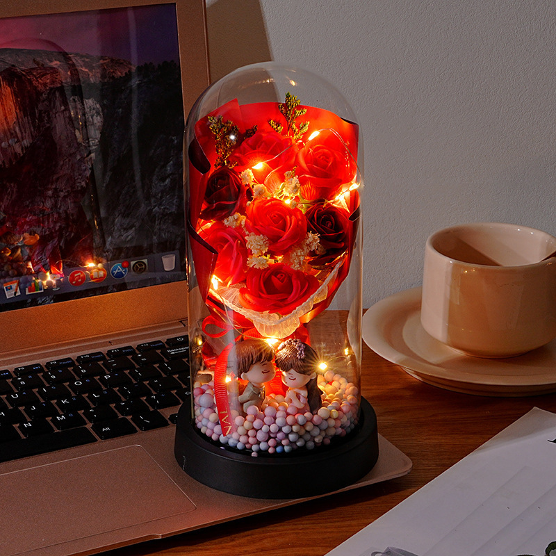 Glaskuppel Mit Konservierter Rose – Led-beleuchtete Pärchenfigur, Dekoration, Valentinstagsgeschenk - meinemondlampe