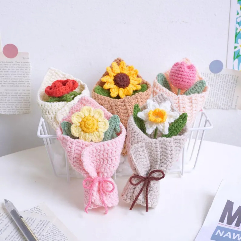 Mini Gehäkelter Sonnenblumenstrauß – Handgestricktes Taschenblumendekor