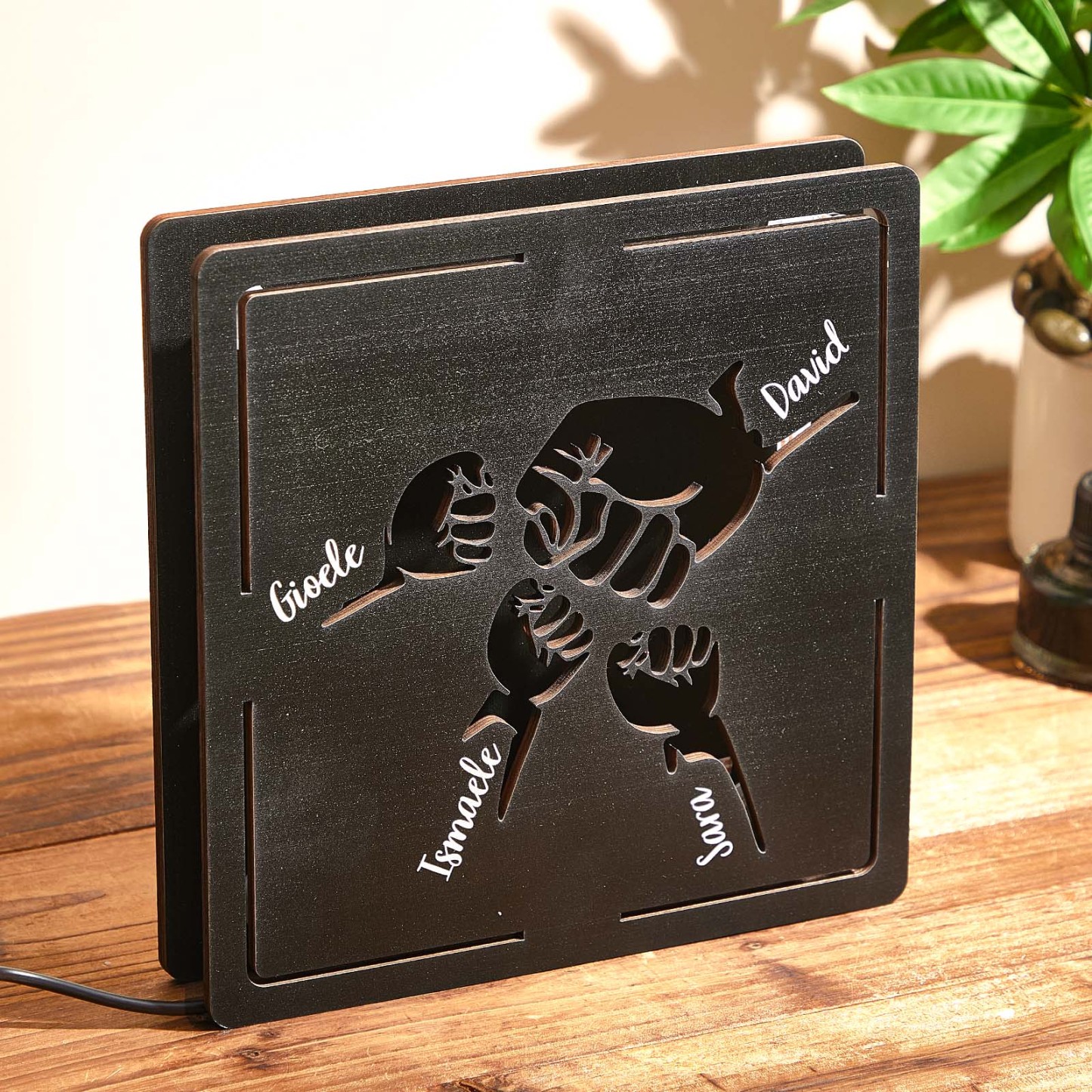 Vatertag Personalisiertes Nachtlicht Mit Namen Aus Holz, Doppellagig, Faust-nachtlicht, Geschenk Für Papa - meinemondlampe