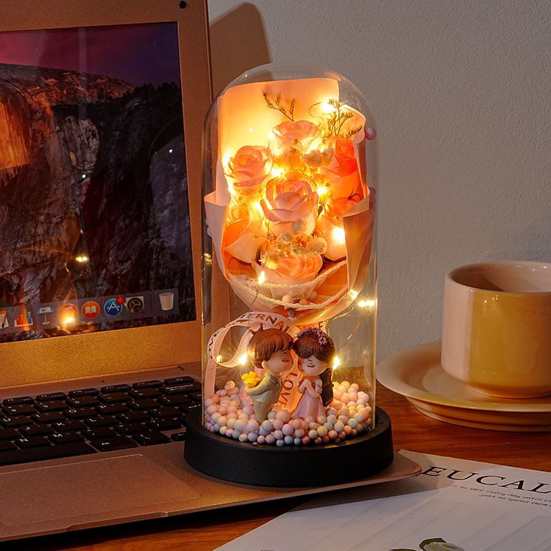 Glaskuppel Mit Konservierter Rose – Led-beleuchtete Pärchenfigur, Dekoration, Valentinstagsgeschenk - meinemondlampe