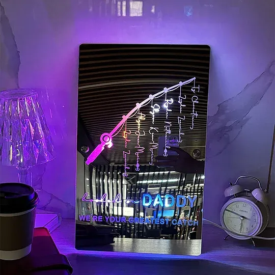 Personalisiertes „hooked On Daddy"-spiegellicht Zum Vatertagsverkauf - meinemondlampe
