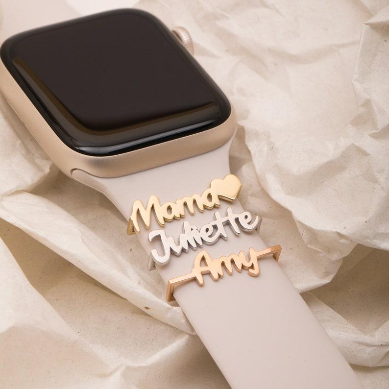Personalisierter Apple Watch Name Mama Tag Charm, Personalisierter Smart Watch Straps Charm, Massiver Gold Smart Watch Tag, Namensfigur Zubehör - meinemondlampe