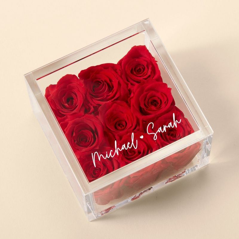 Personalisierte Erinnerungsbox Mit Miniatur-rosen Der Botschaft „verbundene Liebe"