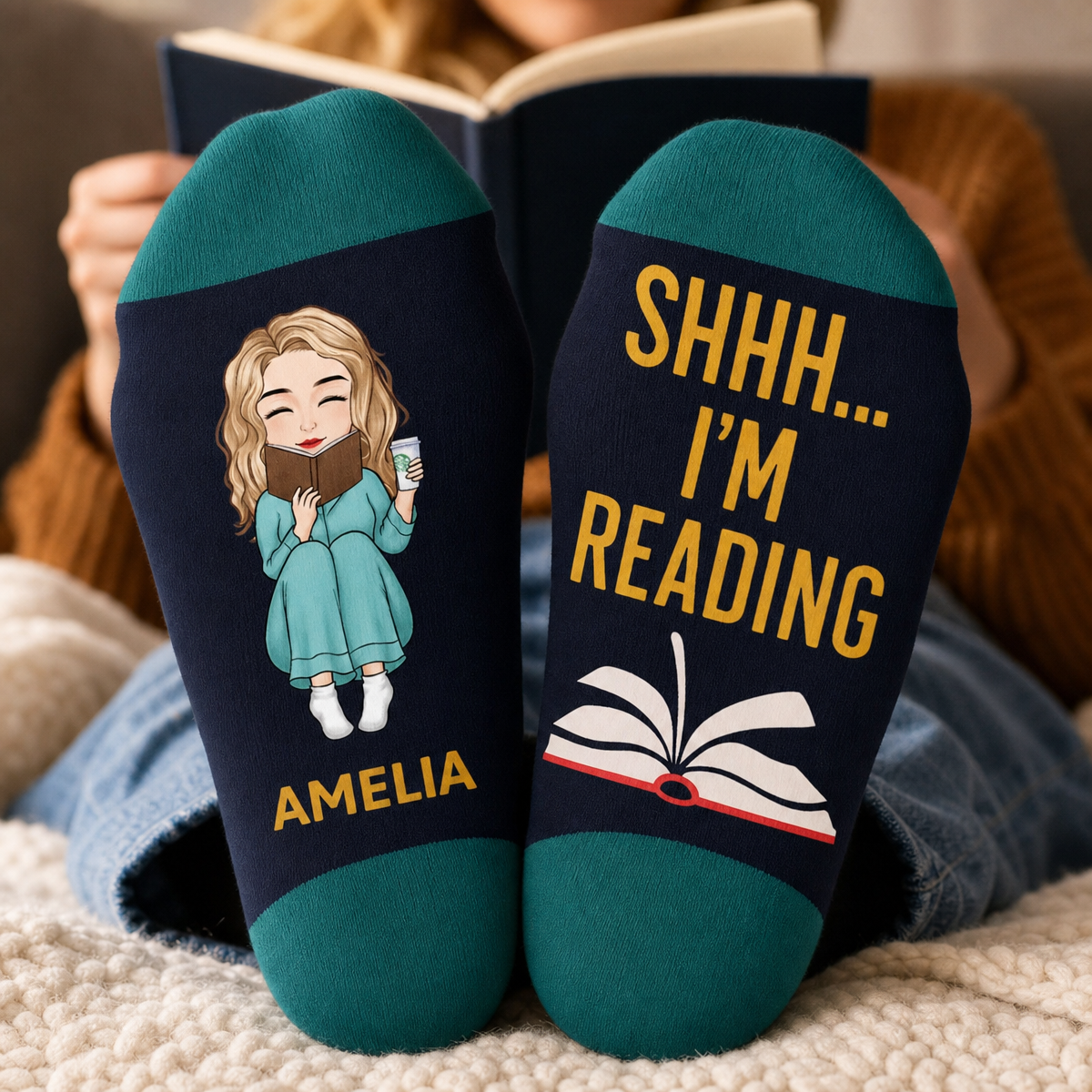 Calcetines Personalizados - Regalos Literarios Personalizados Para Amantes De Los Libros, Ratones De Biblioteca Y Lectores - Esta Es Mi Zona De Lectura - santacalcetines