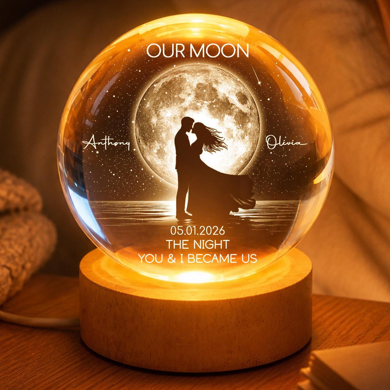 Coppia Con Fasi Lunari Che Si Bacia Al Chiaro Di Luna - Luce Notturna LED Personalizzata Con Sfera Di Cristallo - Regalo Romantico Per Marito, Moglie E Coppie - mymoonlampit