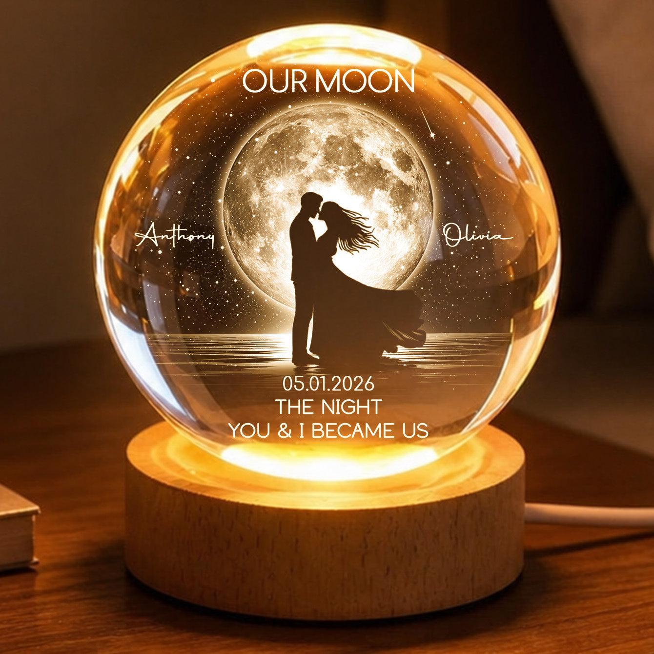 Coppia Con Fasi Lunari Che Si Bacia Al Chiaro Di Luna - Luce Notturna LED Personalizzata Con Sfera Di Cristallo - Regalo Romantico Per Marito, Moglie E Coppie - mymoonlampit