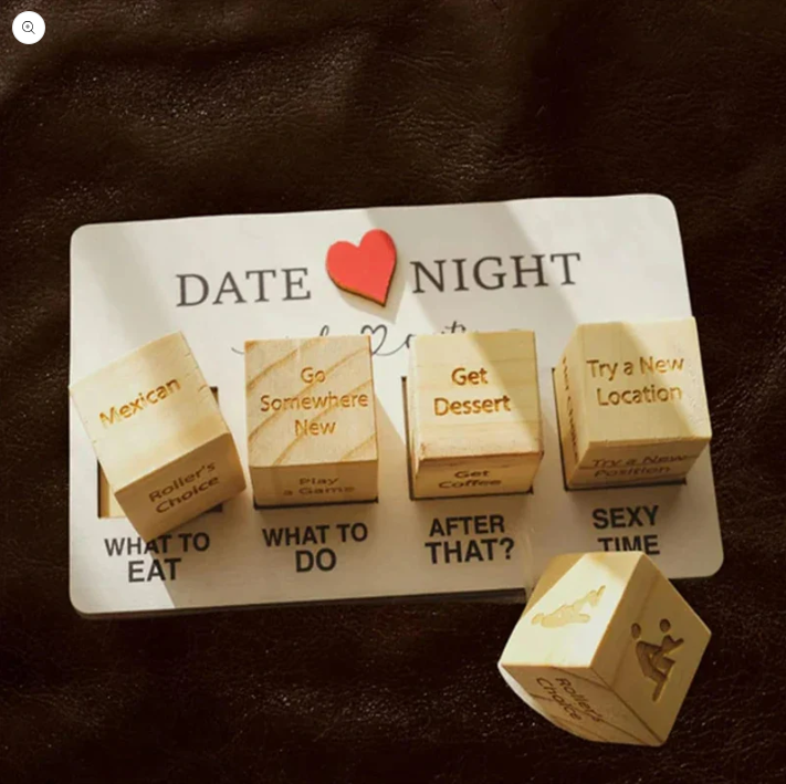 Dadi In Legno Per Data E Notte Gioco Di Dadi Per Coppie Impertinenti Per Lui Kit Di Dadi Per Coppie Portatili Divertenti Per Adulti Donne Uomini Marito Fidanzata Fidanzato San Valentino Sposa Matrimonio Addio Al Nubilato - mymoonlampit