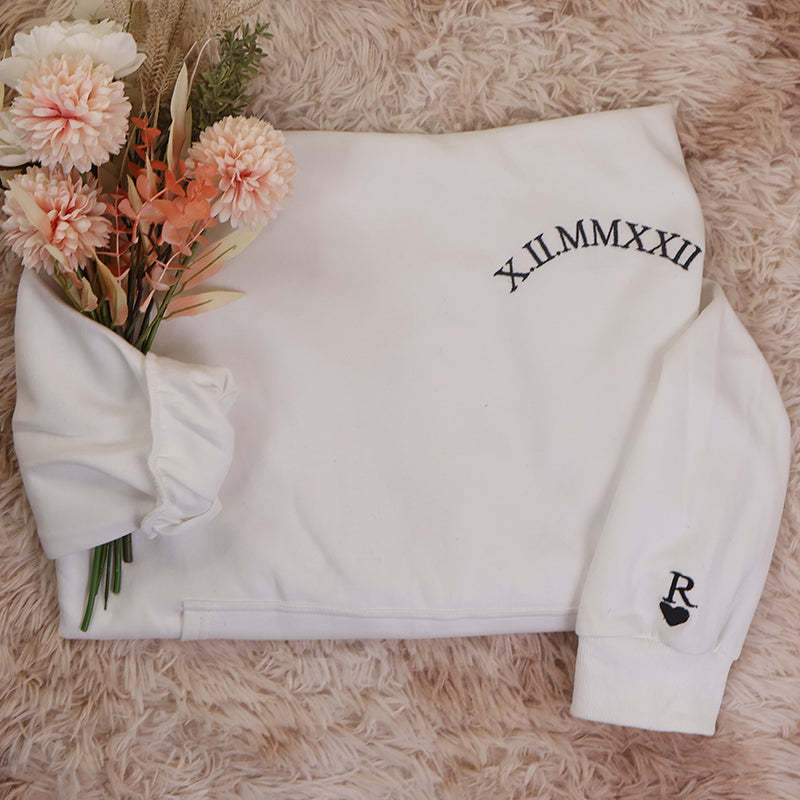 Felpa Con Cappuccio Personalizzata Con Numeri Romani Ricamati Per San Valentino - mymoonlampit