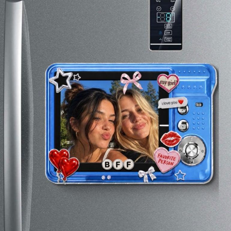 Foto Caricate Con Fotocamera Digitale Besties Y2K - Magnete Acrilico Personalizzato - mymoonlampit
