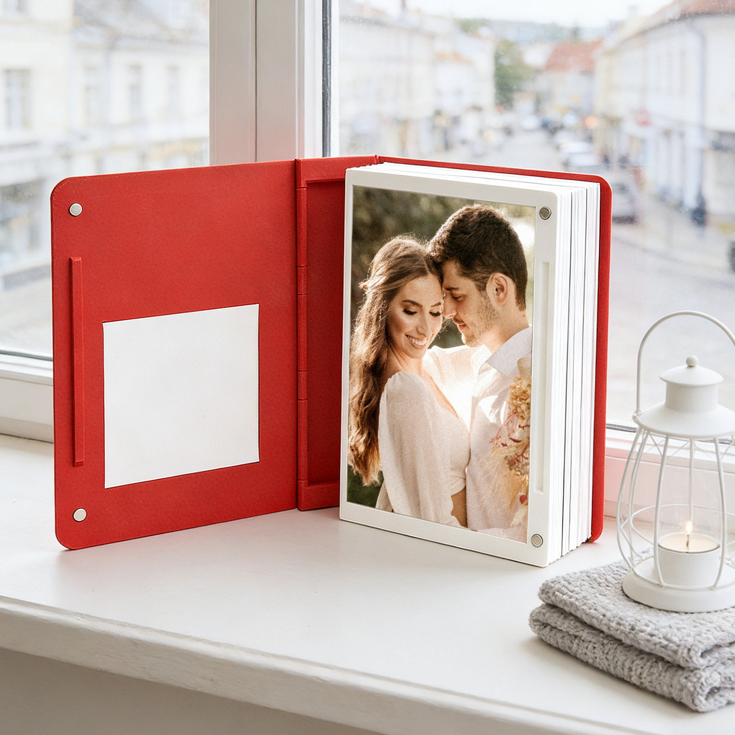Personalisiertes Fotoalbum Mit 3D-Druck, Individuell Gestaltbaren Einbänden Und Buchrücken Sowie Erweiterbarem Design. - FotoSocken