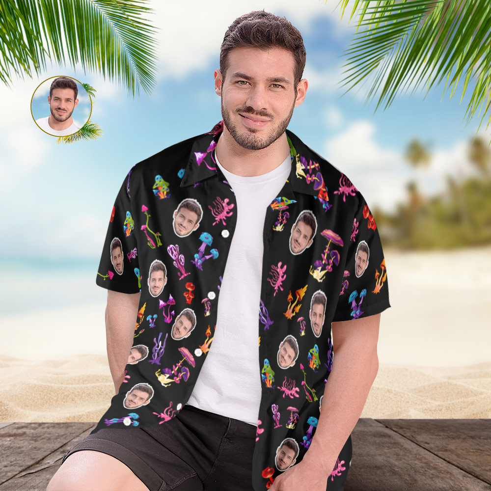 Hawaiihemd Mit Individuellem Gesicht. Schwarzes Hawaiihemd Im Tropischen Stil