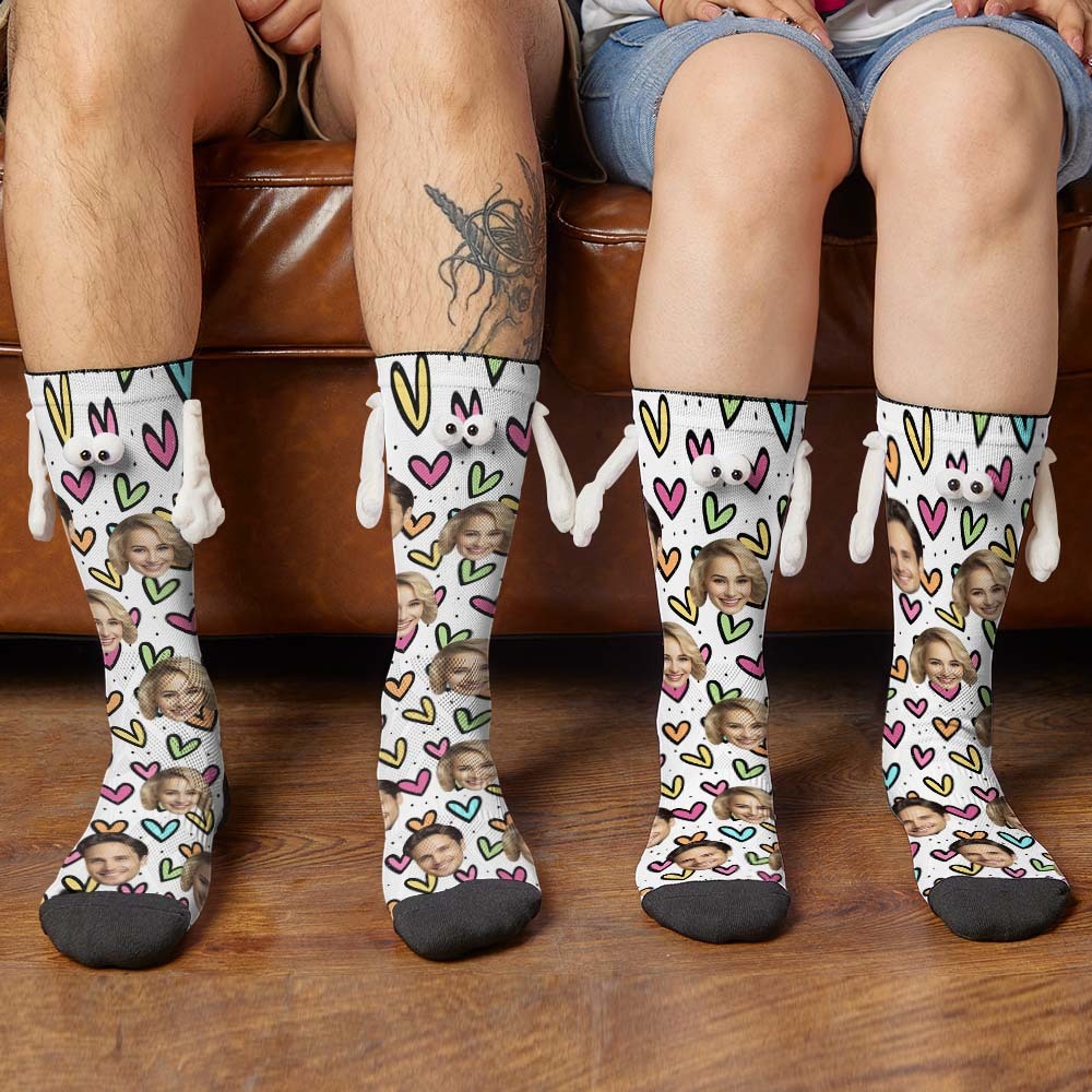 Benutzerdefinierte Gesichtssocken, Lustige Puppen-mid-tube-socken, Magnetische Hände Haltende Socken, Bunte Herzen, Valentinstagsgeschenke - 