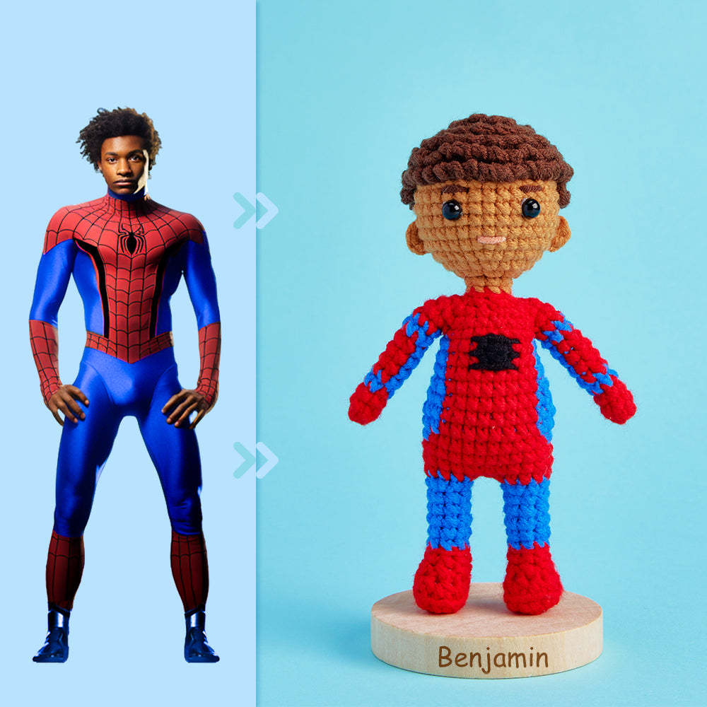 Full Body Aanpasbare 1 Persoon Aangepaste Gehaakte Pop Gepersonaliseerde Geschenken Handgeweven Mini-poppen - Spiderman - SokkenFoto