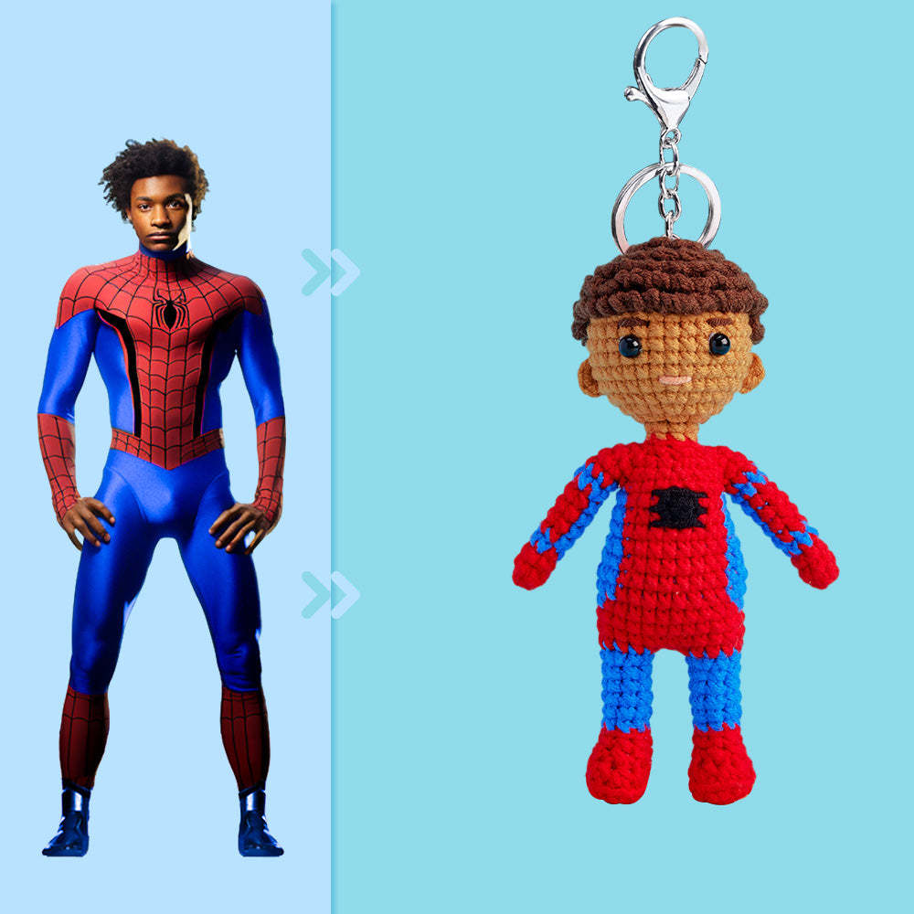 Full Body Aanpasbare 1 Persoon Aangepaste Gehaakte Pop Gepersonaliseerde Geschenken Handgeweven Mini-poppen - Spiderman - SokkenFoto