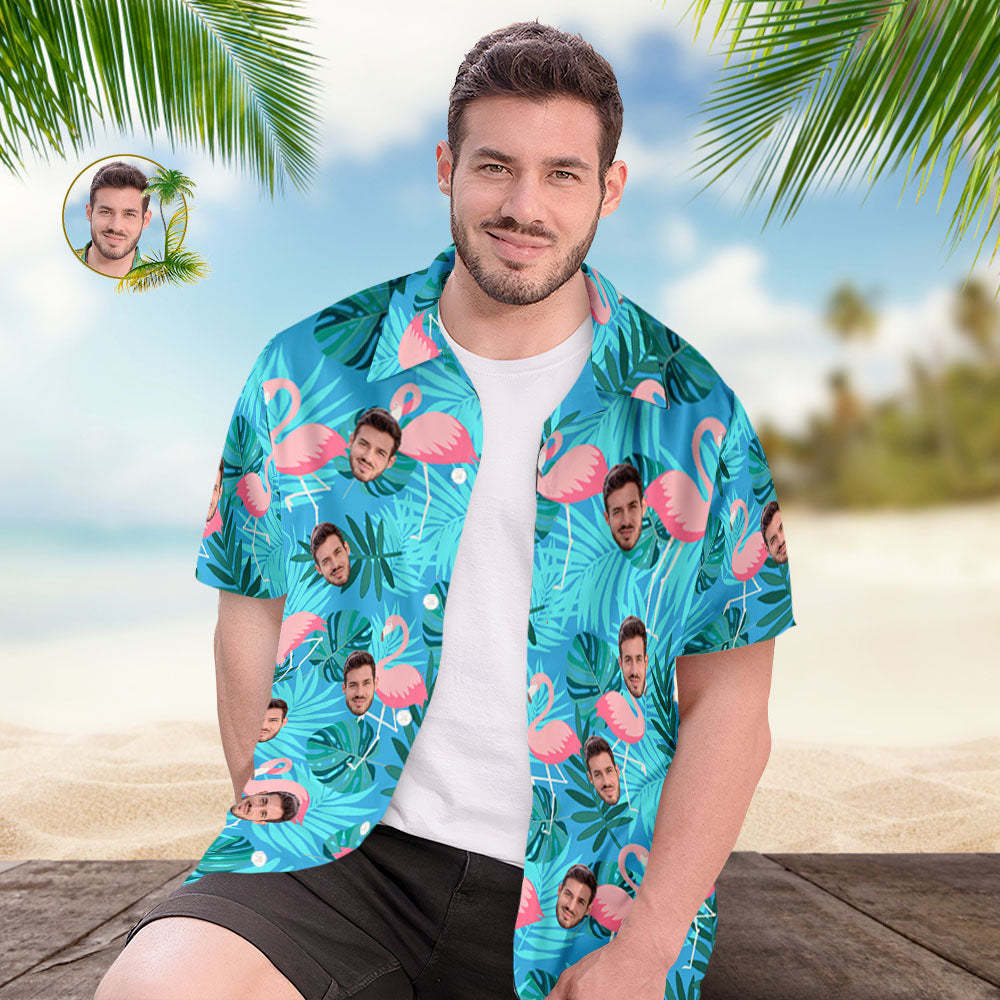 De Hawaiiaanse Overhemden Van Het Gezicht Van De Douane De Kleurrijke Blauwe Flamingo's Zien Hawaiiaans Overhemd Onder Ogen - SokkenFoto