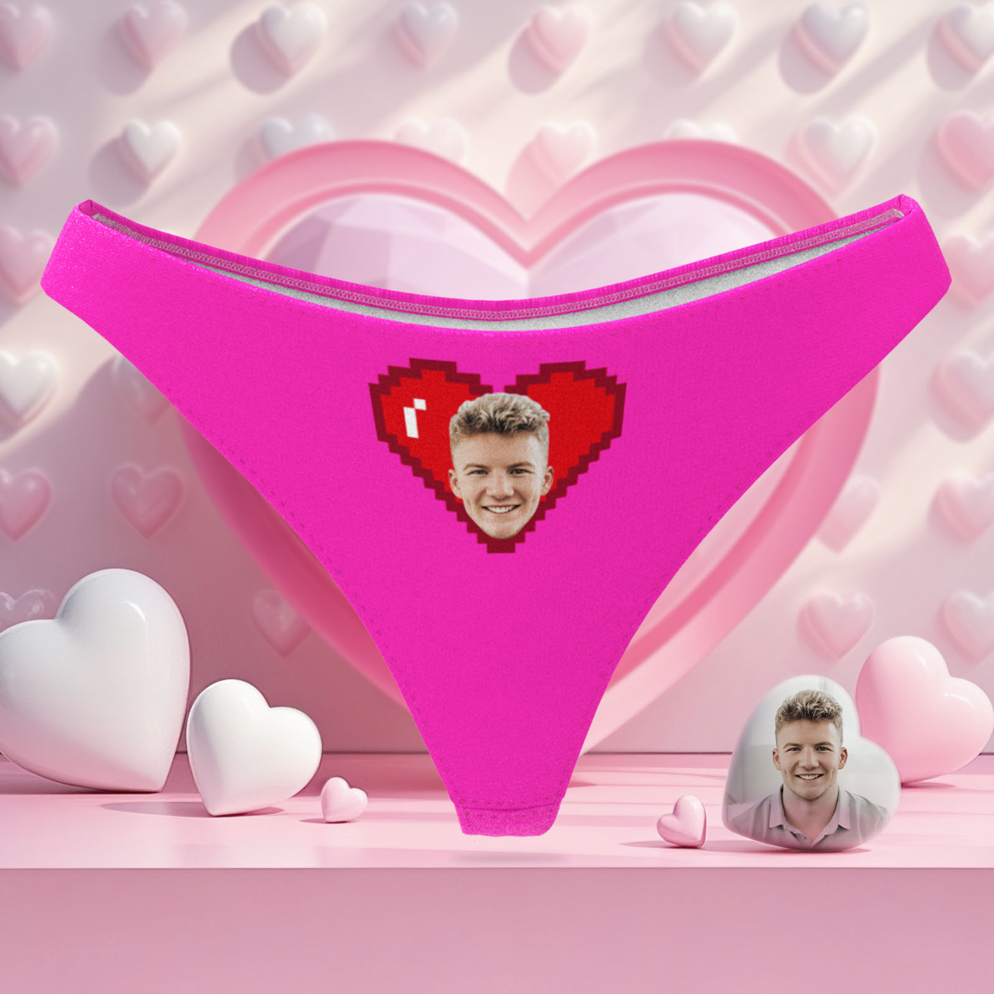 Gepersonaliseerde String Met Hartje En Gezichtje, Perfect Als Valentijnscadeau Voor Haar. - SokkenFoto