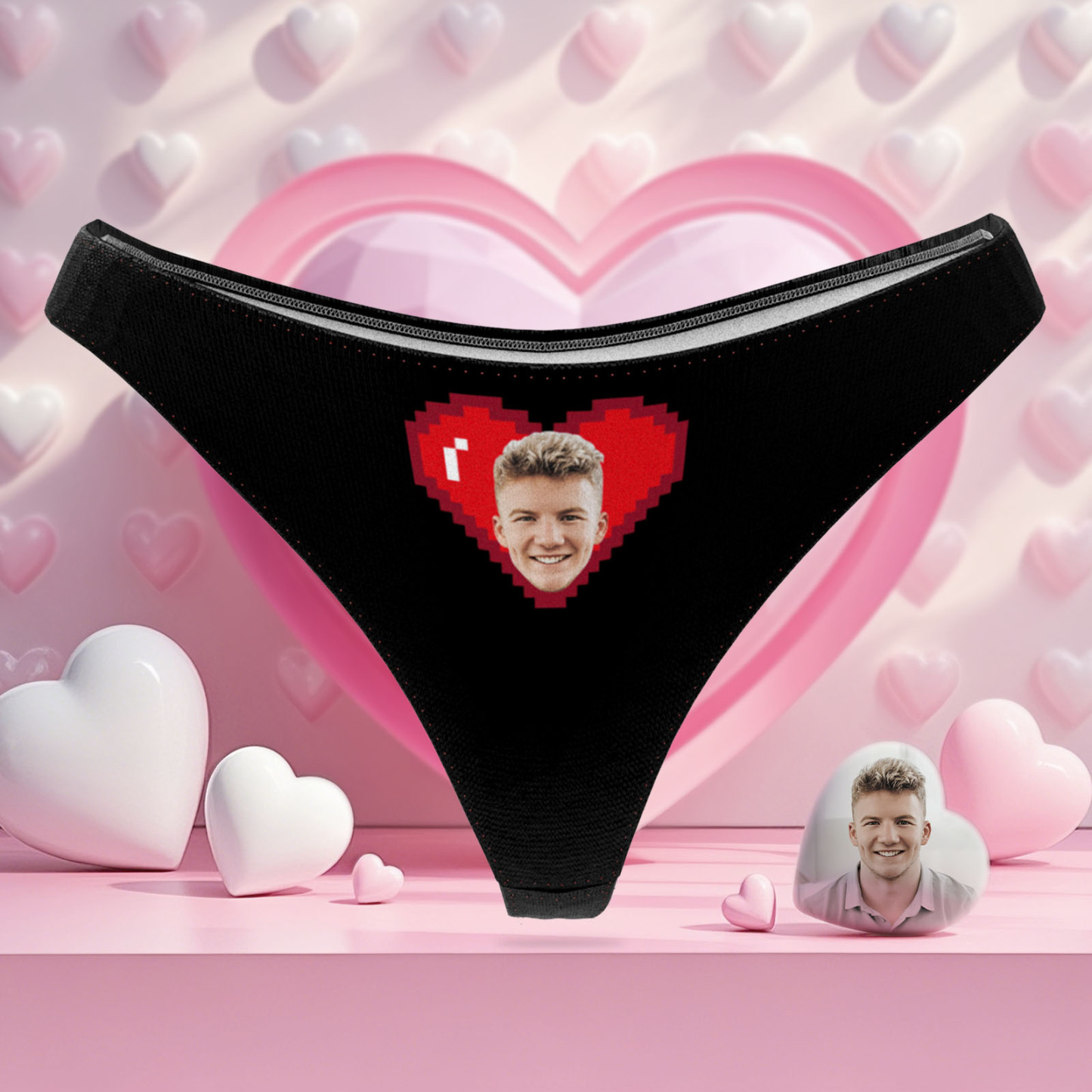 Gepersonaliseerde String Met Hartje En Gezichtje, Perfect Als Valentijnscadeau Voor Haar. - SokkenFoto