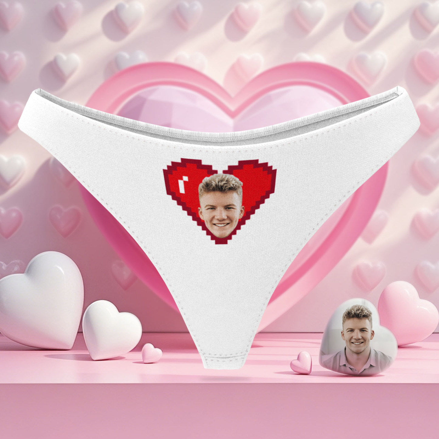 Gepersonaliseerde String Met Hartje En Gezichtje, Perfect Als Valentijnscadeau Voor Haar. - SokkenFoto