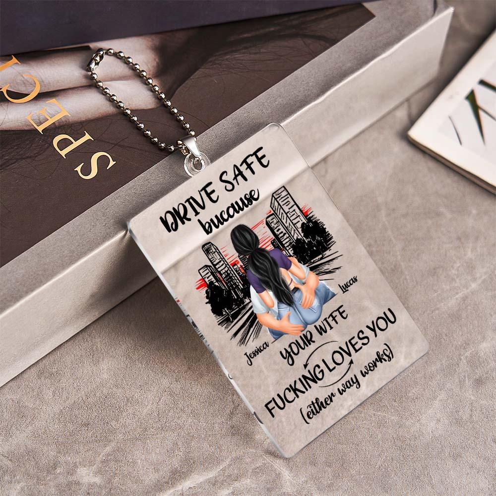 Gepersonaliseerde Achteruitkijkspiegelaccessoire Rij Veilig Omdat Je Vrouw Van Je Houdt - SokkenFoto