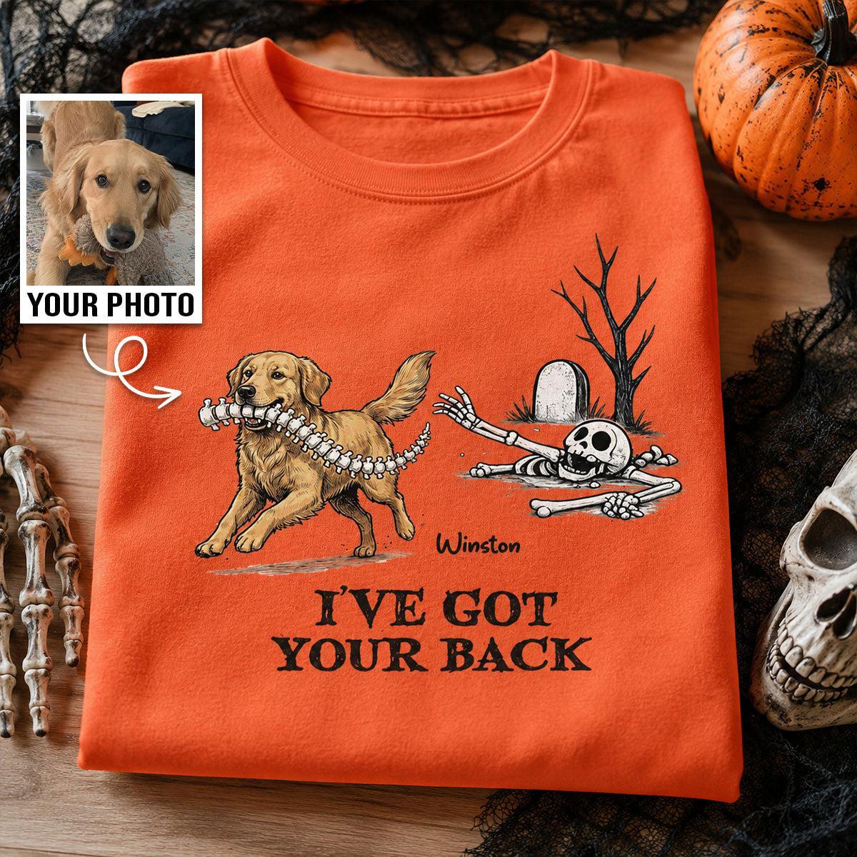 Ik Sta Achter Je - T-shirt Met Gepersonaliseerde Foto Van Een Hond Die Zijn Ruggengraat Steelt - Grappig Halloweenkostuum Voor Hondenliefhebbers