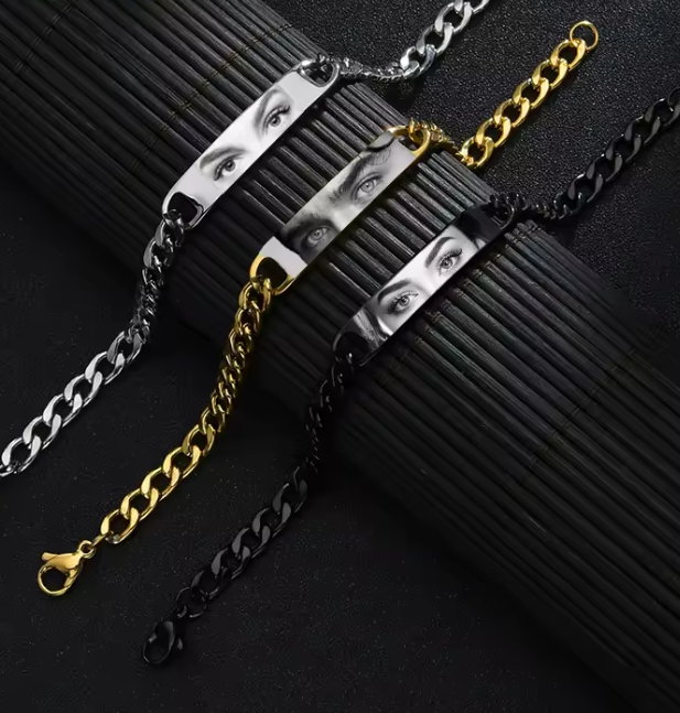 Gepersonaliseerde Armband Met Oogfoto Voor Koppels - Gepersonaliseerd Lasergegraveerd Roestvrijstalen Aandenken, Jubileumcadeau - SokkenFoto