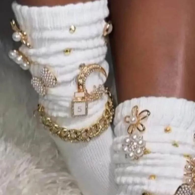 Slouch Sok Met Bedels Elk Paar Is Freestyle Maak Je Eigen Diy Virale Trending Junk Sokken & Broche Pins - SokkenFoto