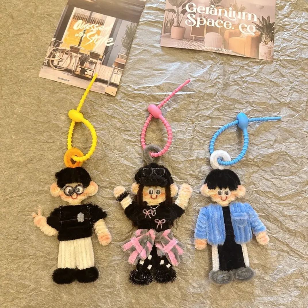 Handgemaakte Sleutelhanger Met Een Gepersonaliseerd Figuurtje, Gebaseerd Op Jouw Foto. - SokkenFoto