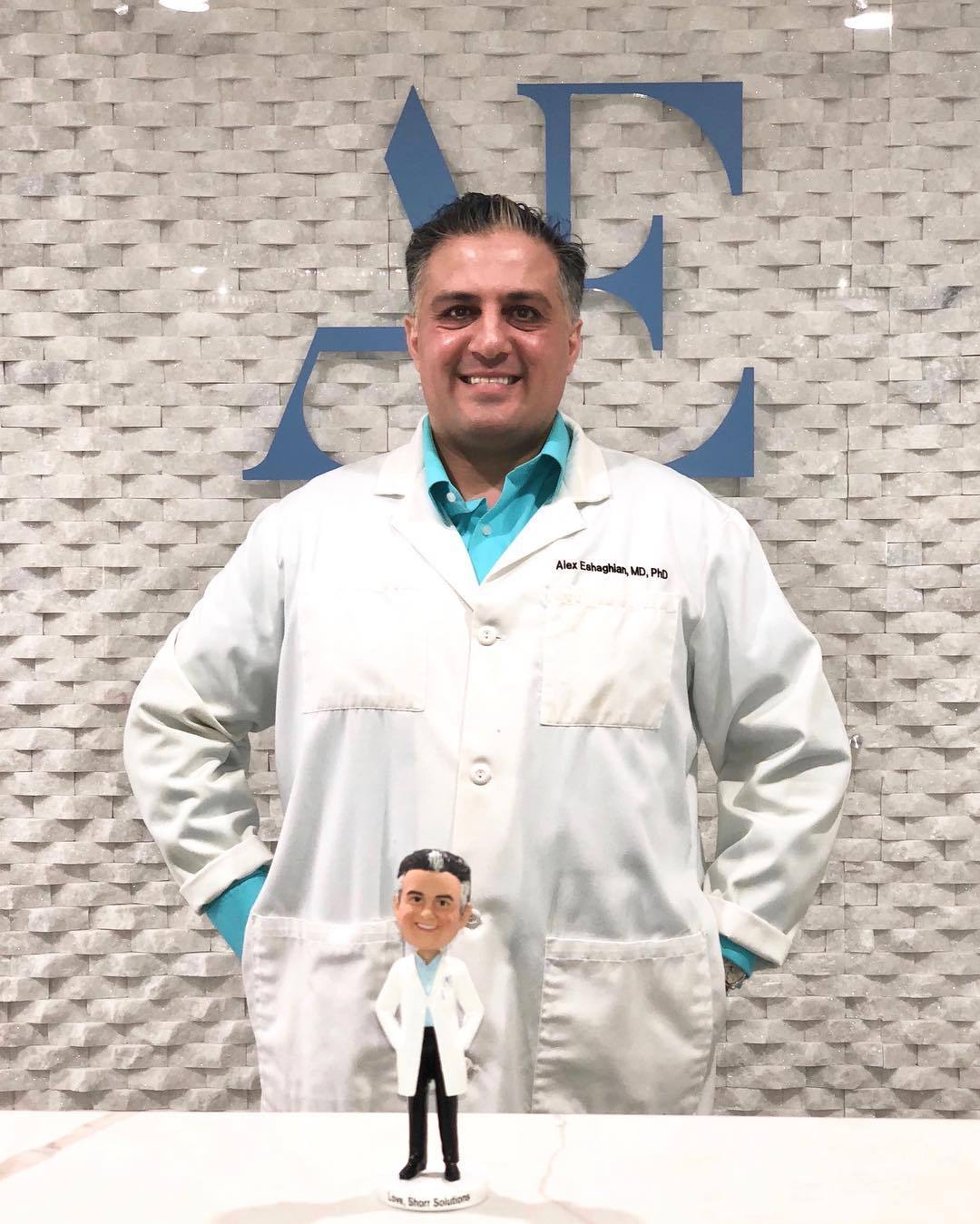 Fully Body Customizable 1 Person Custom Bobbleheads With Engraved Text - Get Photo Blanket