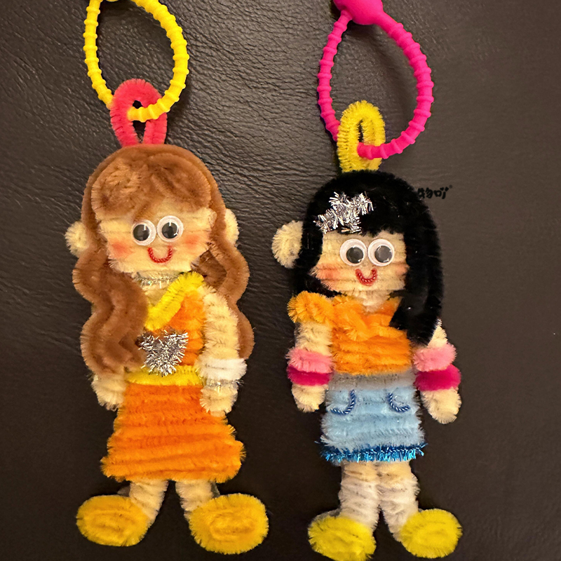 Custom Pipe Cleaner Figurine Keychain – Personalized Gift for Birthday Anniversary Graduation Idol Merch Couple