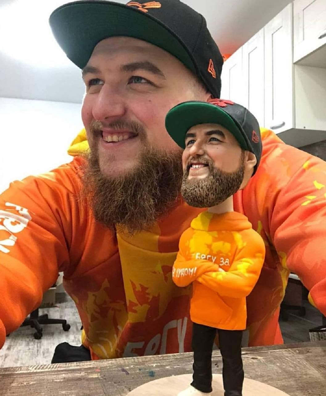 Fully Body Customizable 1 Person Custom Bobbleheads With Engraved Text - Get Photo Blanket