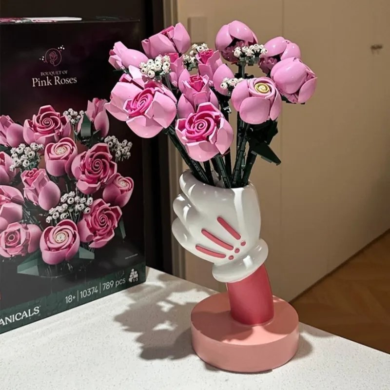 Cartoon Hand Rose Bouquet Building Blocks Creative Desk Decor & Romantic Gift For Couple