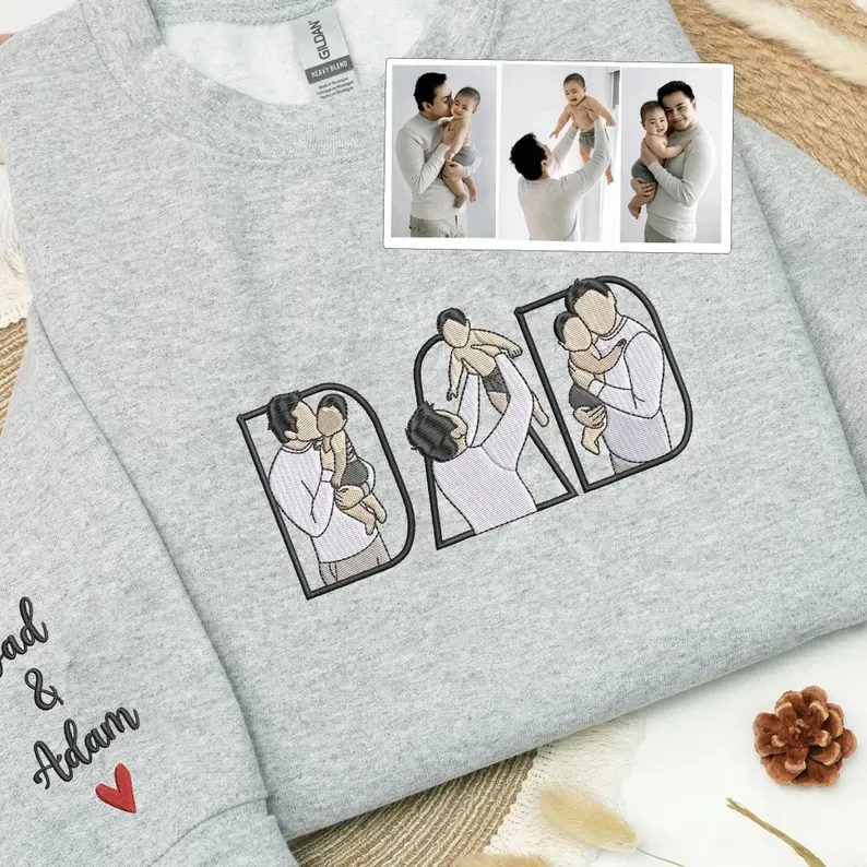 Custom Family Photo Portrait Sweatshirt/T-shirt Embroidered/Printing Hoodie Gift for Dad or Mom