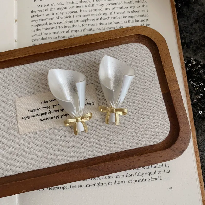 Mini Bouquet Necklace & Brooch Flower Holder Jewelry with Bow Design