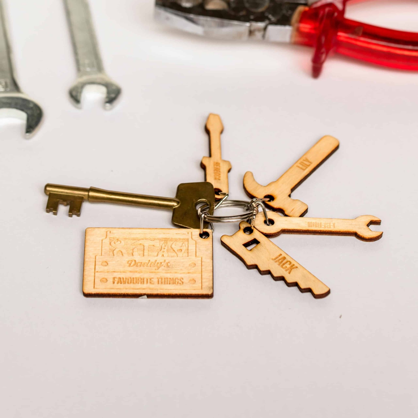 Personalised Wooden Dad’s Toolbox Child Family Tag Keyring - Get Photo Blanket