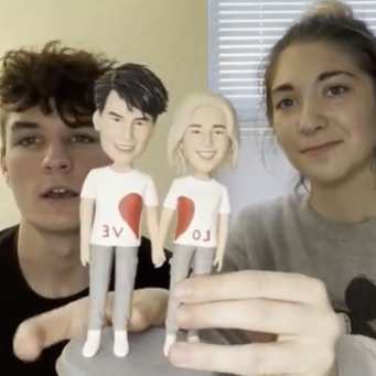 Fully Customizable 2 Person Bobbleheads Gift For Couple - Get Photo Blanket