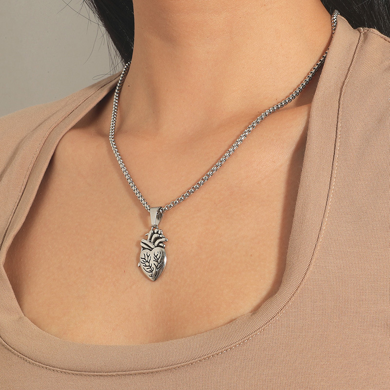 2Pcs Couple Anatomical Heart Puzzle Necklaces Heart Pendants Couple Matching Necklaces