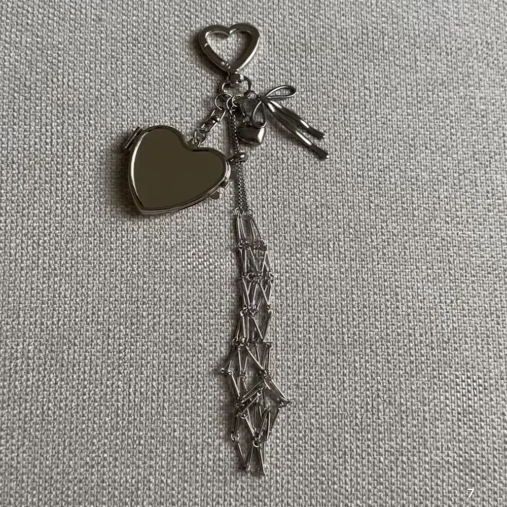 Metal Lipstick Holder Bag Charm Heart & Star Decor Lipstick Case Keychain With Mini Mirror Bag Pendant For Handbags
