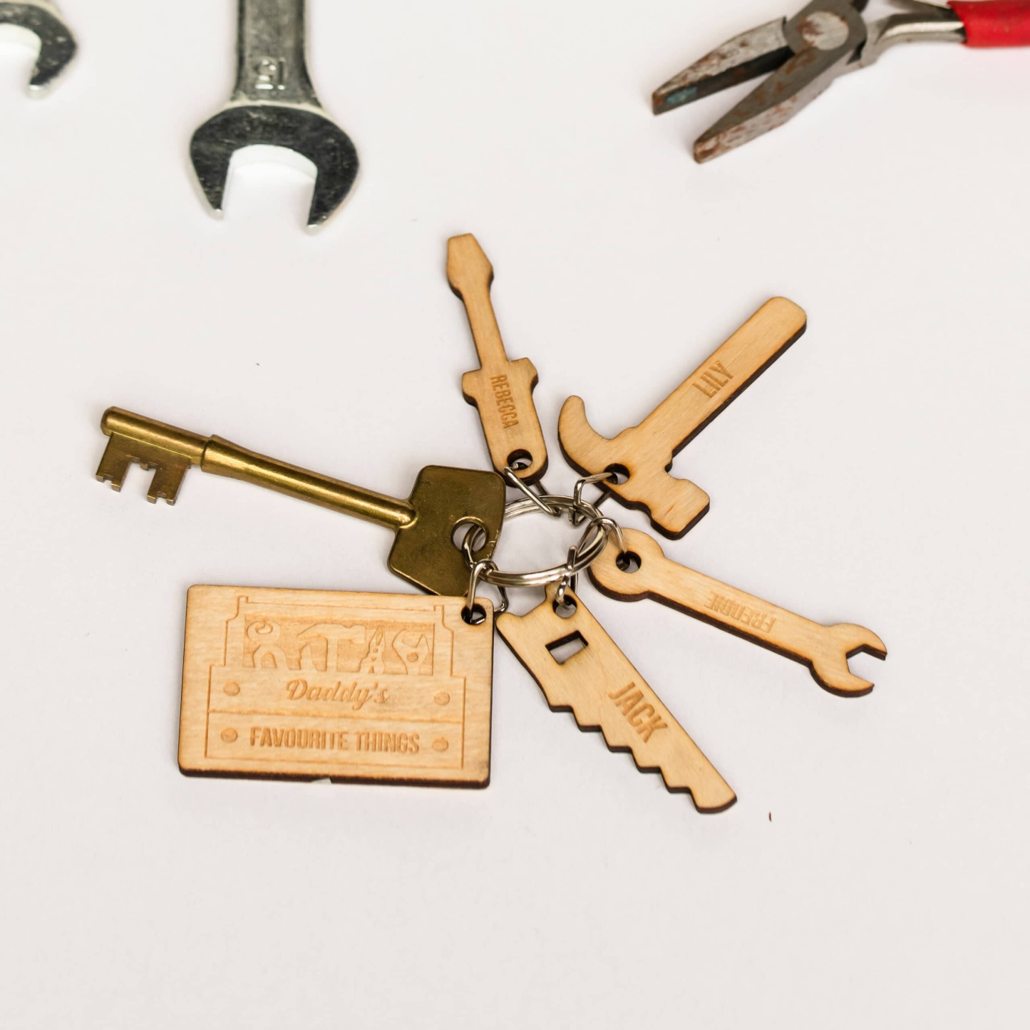 Personalised Wooden Dad’s Toolbox Child Family Tag Keyring