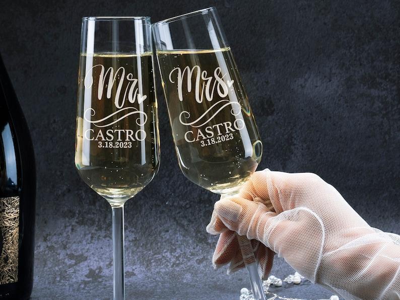 Champagne Flutes Personalized, Wedding Gifts, Mr and Mrs Champagne Glasses, Set of 2, Engraved Wedding Toasting Glasses for Bride and Groom