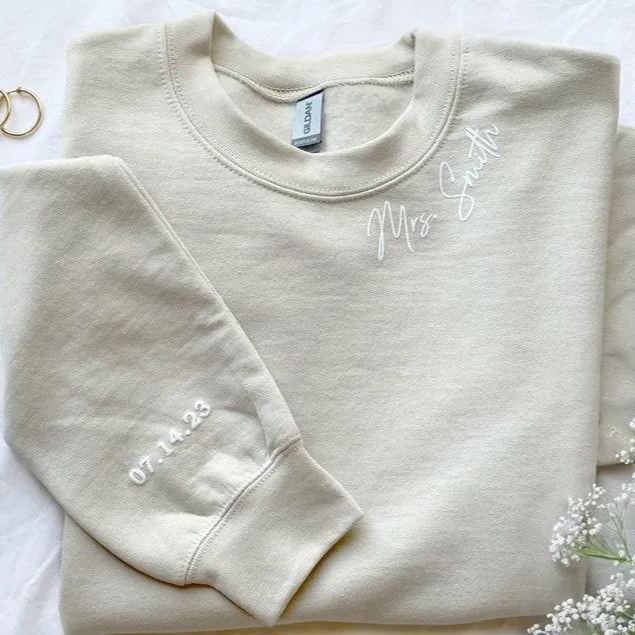Personalized Mrs Sweatshirt, Custom Wedding Gift, Anniversary Gift for Her, Mrs Neckline Embossed Sweater, Wedding Date Sleeve, Bride To Be