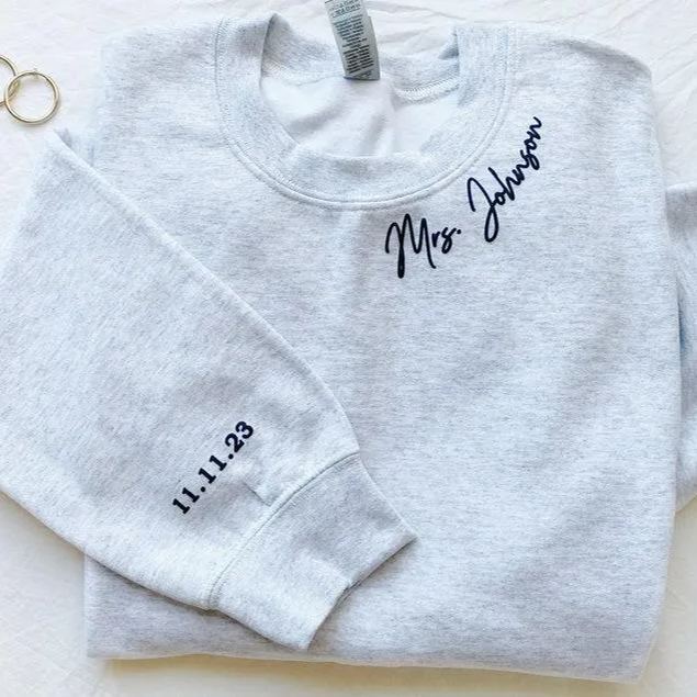 Personalized Mrs Sweatshirt, Custom Wedding Gift, Anniversary Gift for Her, Mrs Neckline Embossed Sweater, Wedding Date Sleeve, Bride To Be