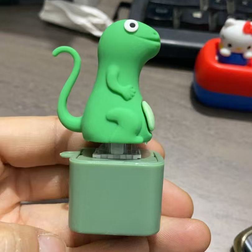 Lizard Keychain, Rechargeable Stress-Relieving Clicky Keyboard, Adult Animals Fidgets Single Key, Frog Croaking Stress Reliever with Colorful Lights (1 Pcs)