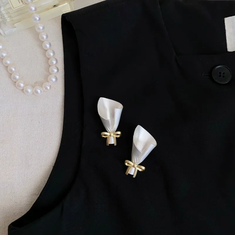 Mini Bouquet Necklace & Brooch Flower Holder Jewelry with Bow Design