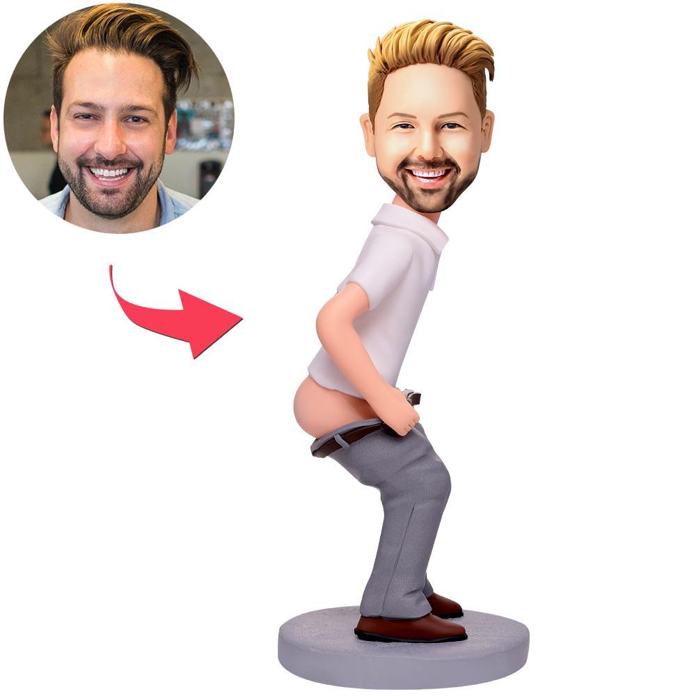 Homme humoristique portant un pantalon Figurines personnalisées avec texte gravé