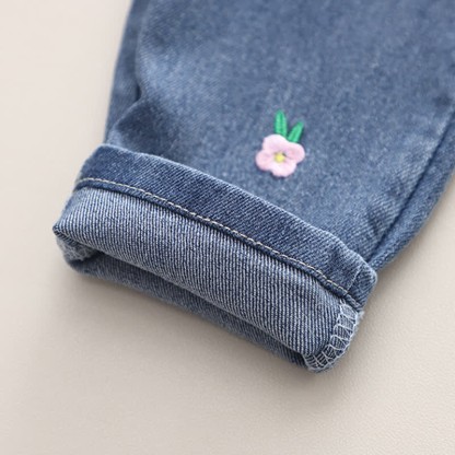 Toddler 2-Piece Lovely Flower Denim Set - image 17