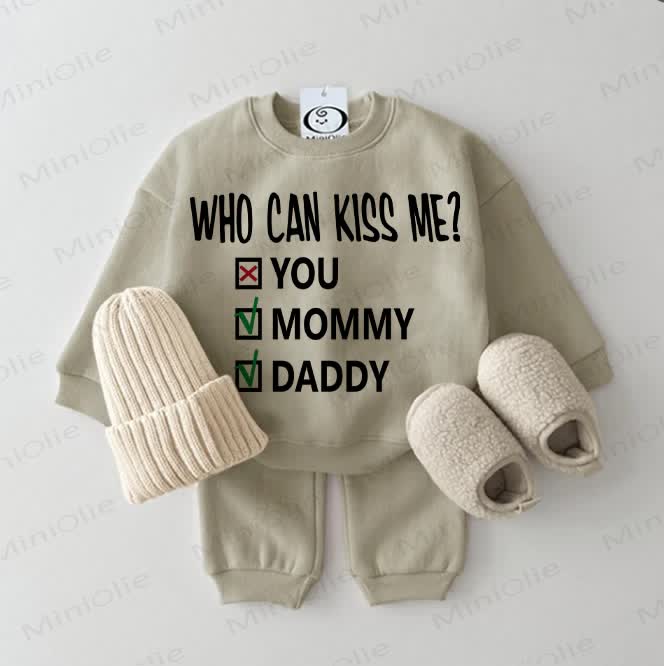 WHO CAN KISS ME? MOMMY DADDY Baby Sweatshirt 2-piece Grey Green Set - Grey Green - 2-3T - image 1