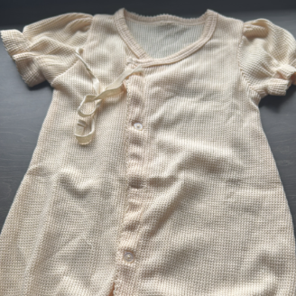 Baby Girls Cotton Bow Solid Color Puff Sleeves Bubble Legs Romper - image 4