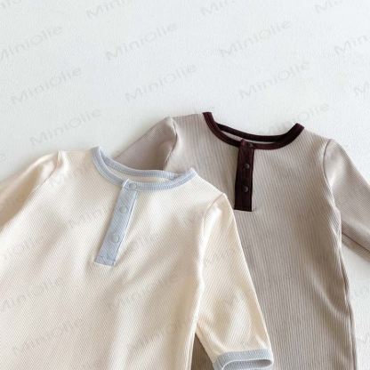 Baby Solid Color Romper with Bonnet - image 5